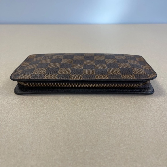 Louis Vuitton Preloved Damier Ebene Zippy Wallet w/ Certificate of Authenticity - Picture 3 of 14